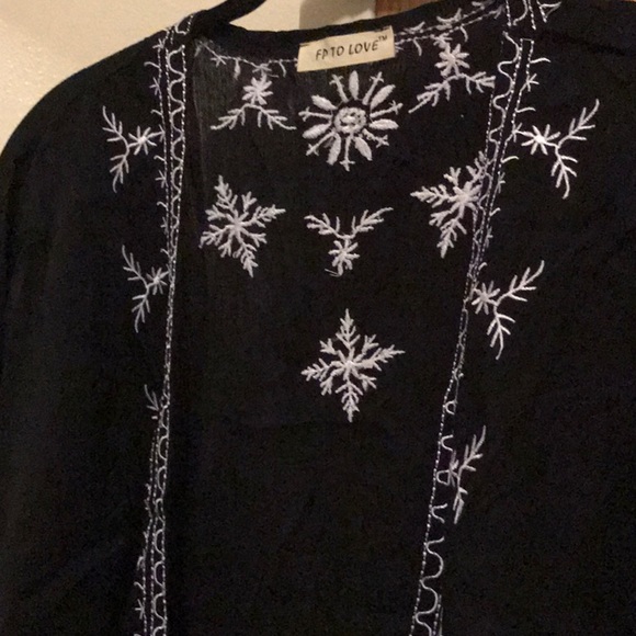 Boho Black & White Embroidered Kimono - Picture 6 of 7